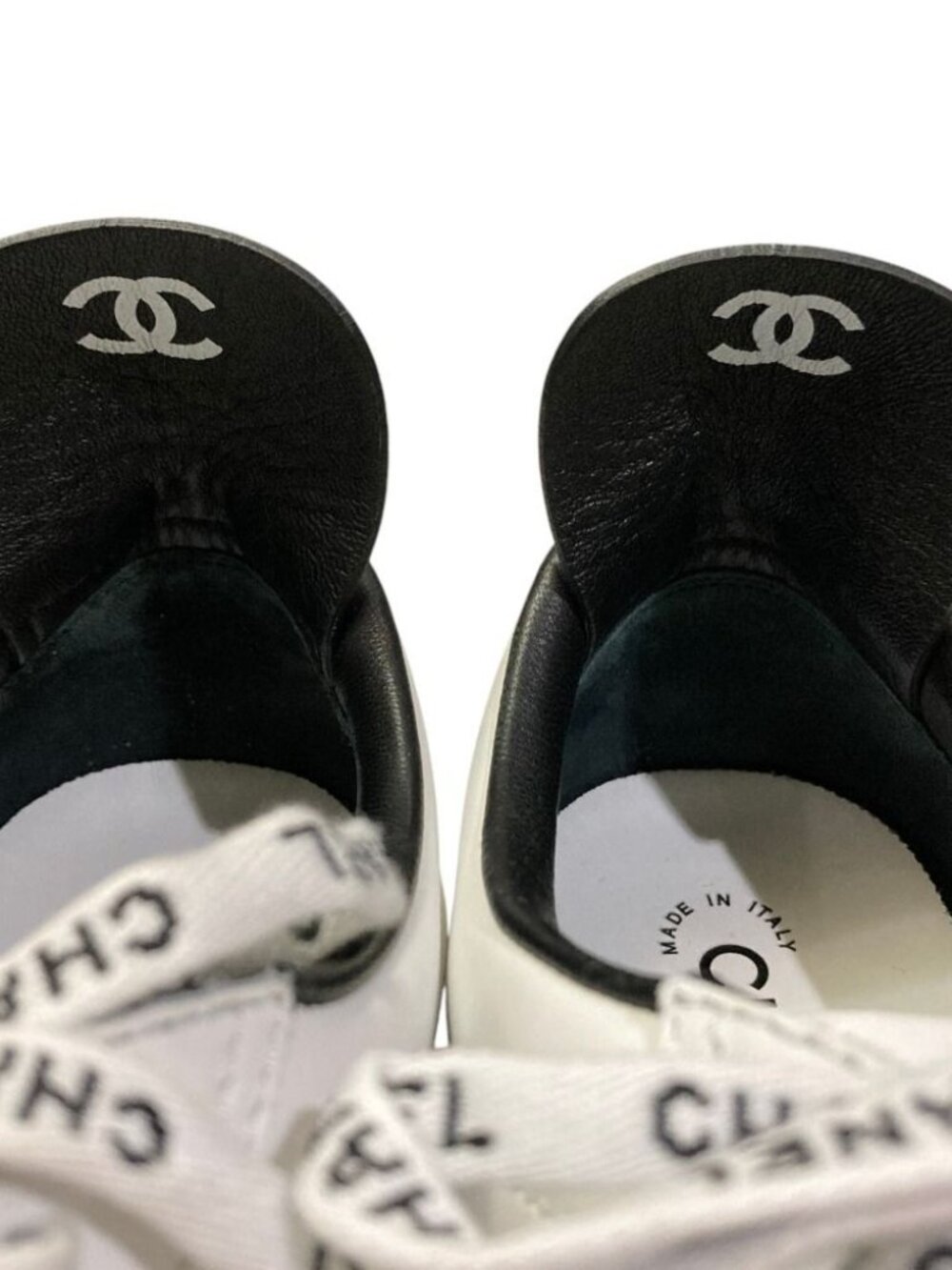 Chanel Logo Leather Sneakers White - Picture 4 of 15